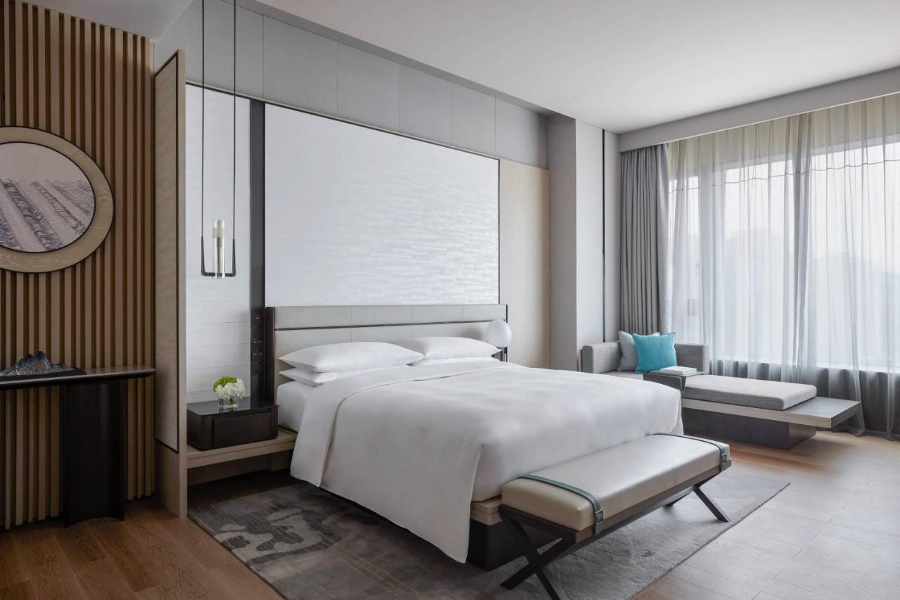 Wuhan Marriott Hotel Optics Valley Exterior photo