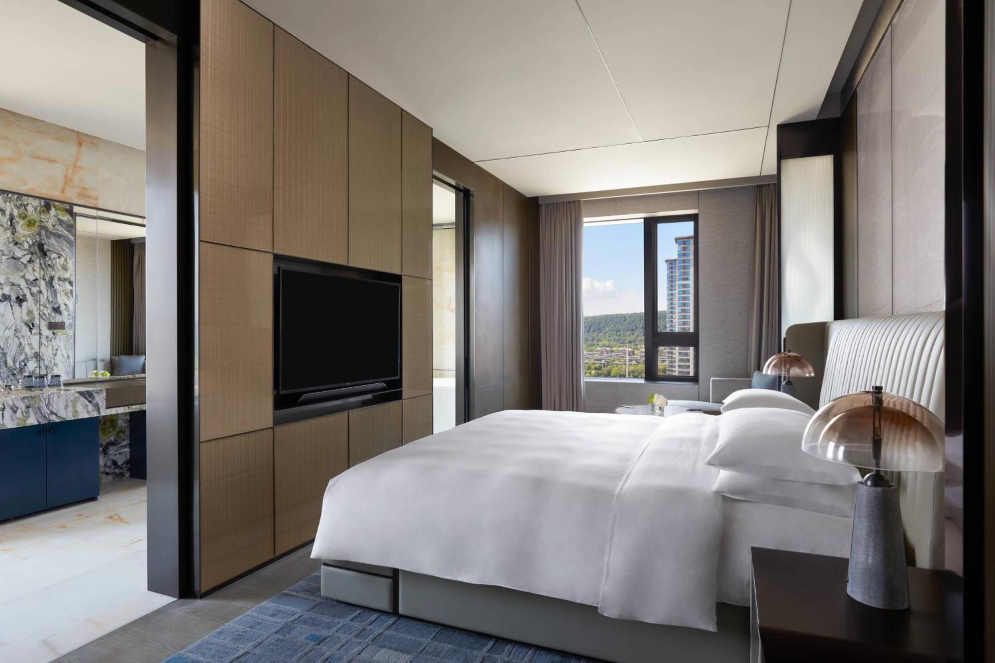 Wuhan Marriott Hotel Optics Valley Exterior photo